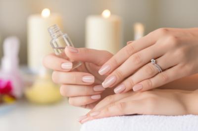 Manicure Perfeita: Evite Estes Erros Que a Destroem em 24 Horas!