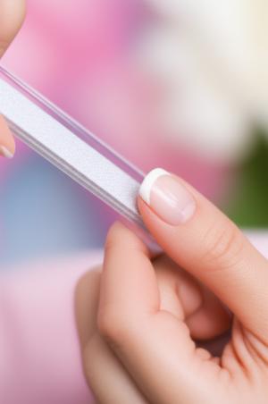 Imagem para o artigo: Pare de Lixar Assim! Unhas Impecáveis Sem Quebras (Guia Secreto)