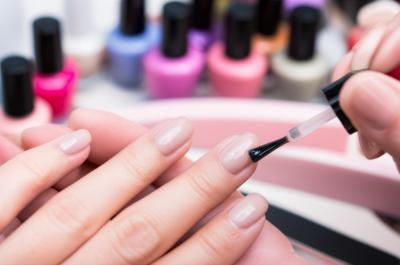 Unhas Perfeitas em Casa: O Segredo Revelado (Sem Gastar no Salão!)